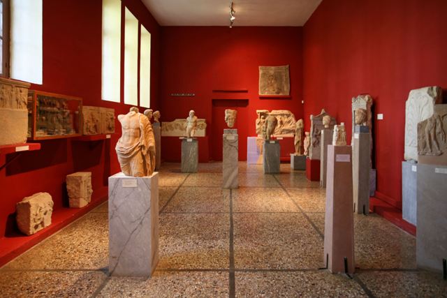 Sparta Archaeological Museum - Museum interior